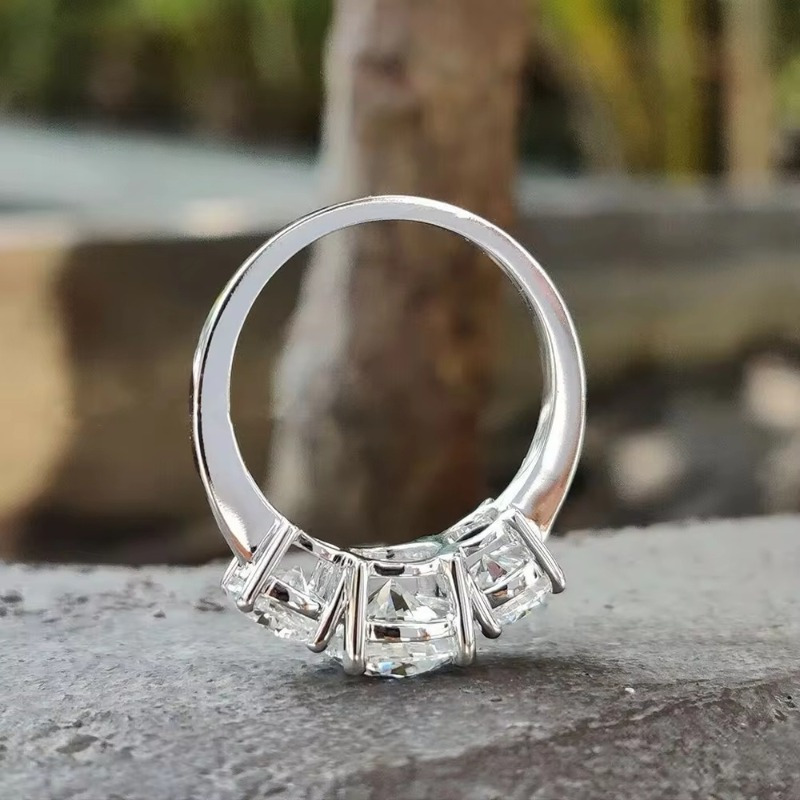 Women's 925 Sterling Silver Synthetic Zirconia 3 Stones Ring